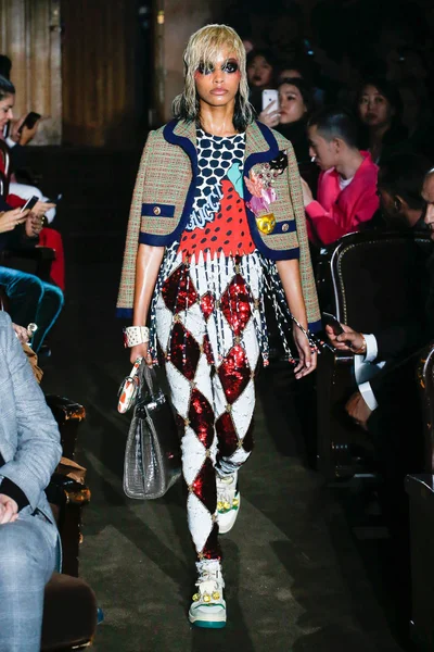Look 46